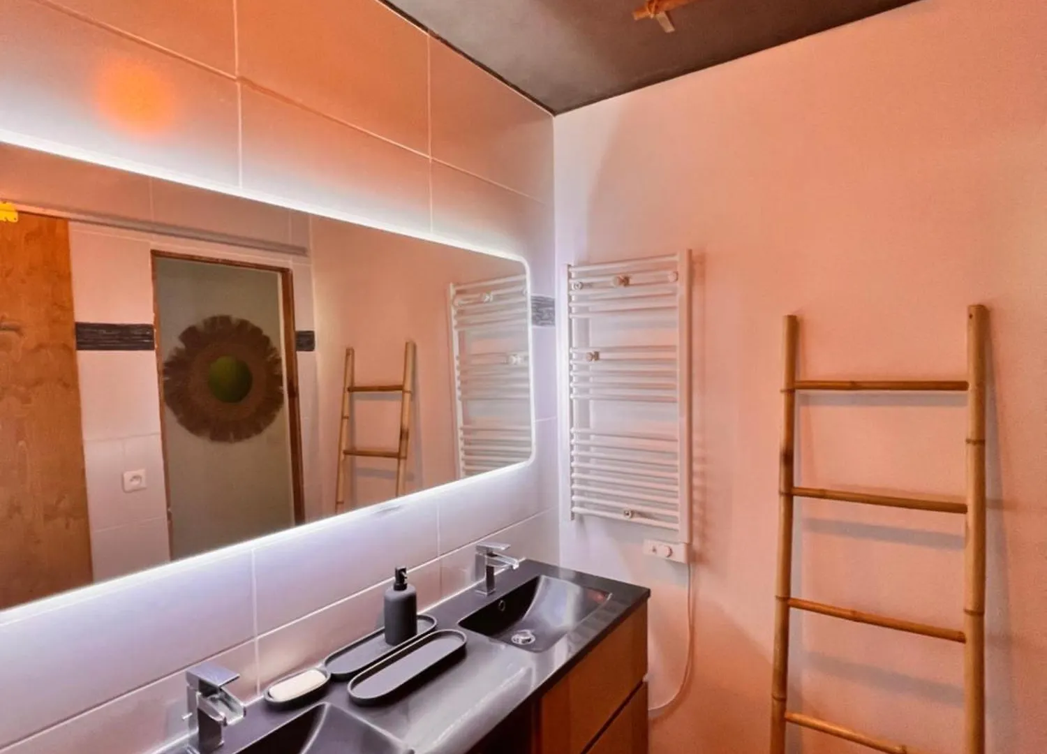 Appartement, 3 Chambres, Vue Panoramique, Parking, Acces Ville Brignoles Apartment